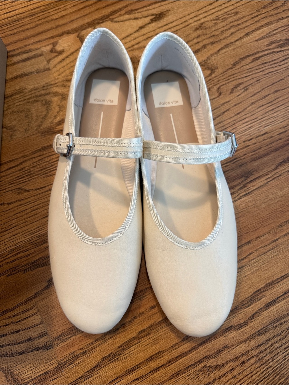Dolce Vita Roslyn Creme Leather ballet Flats